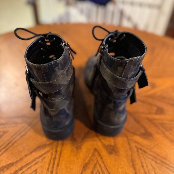 Jessica Simpson Camo Combat Boots - Picture 4 of 5